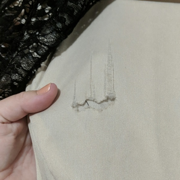 Beautiful lace dress - Picture 5 of 8